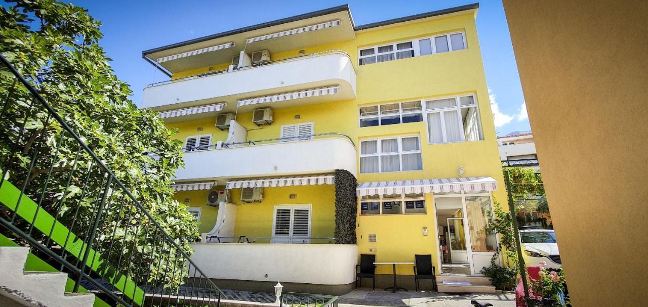 Deluxe Apartment F & M Tučepi Exteriör bild
