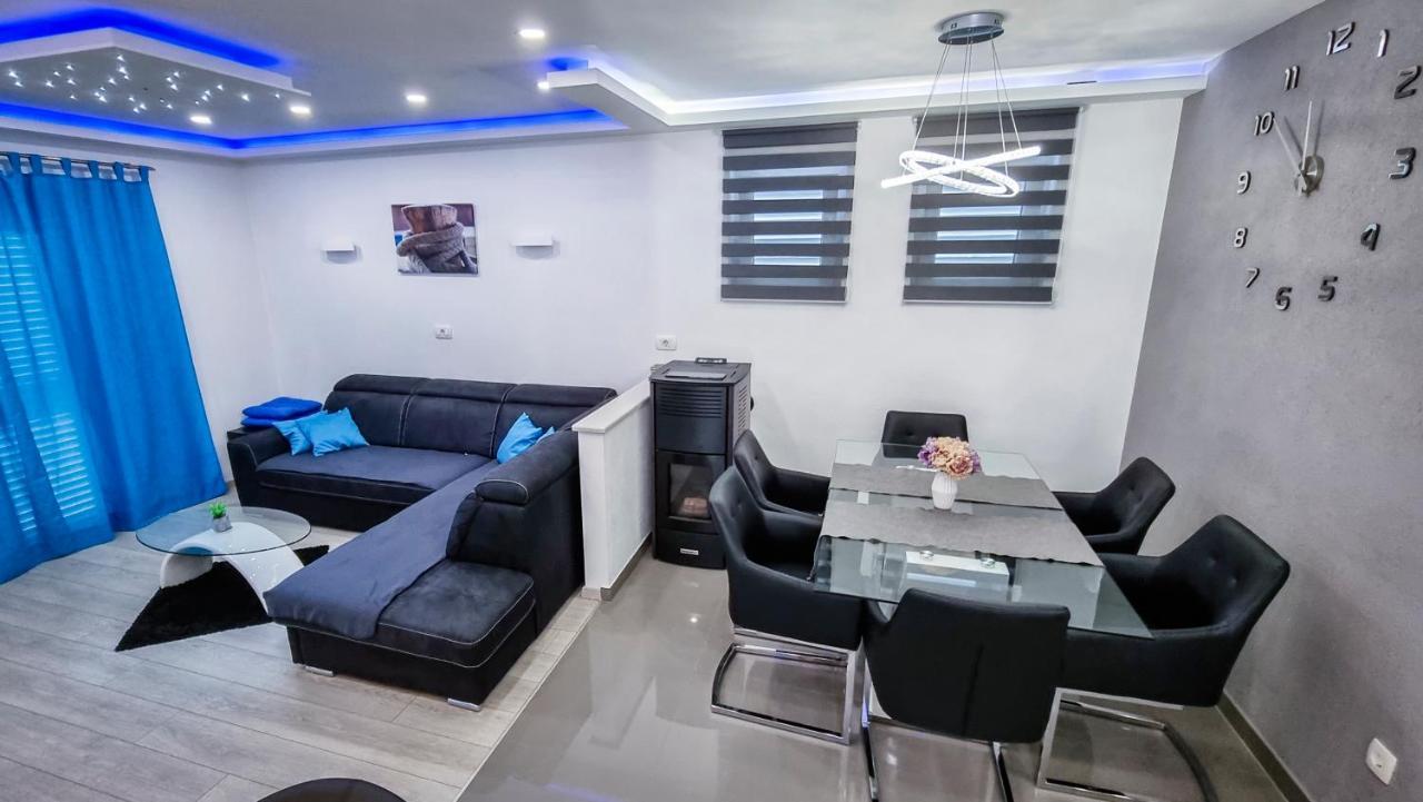 Deluxe Apartment F & M Tučepi Exteriör bild