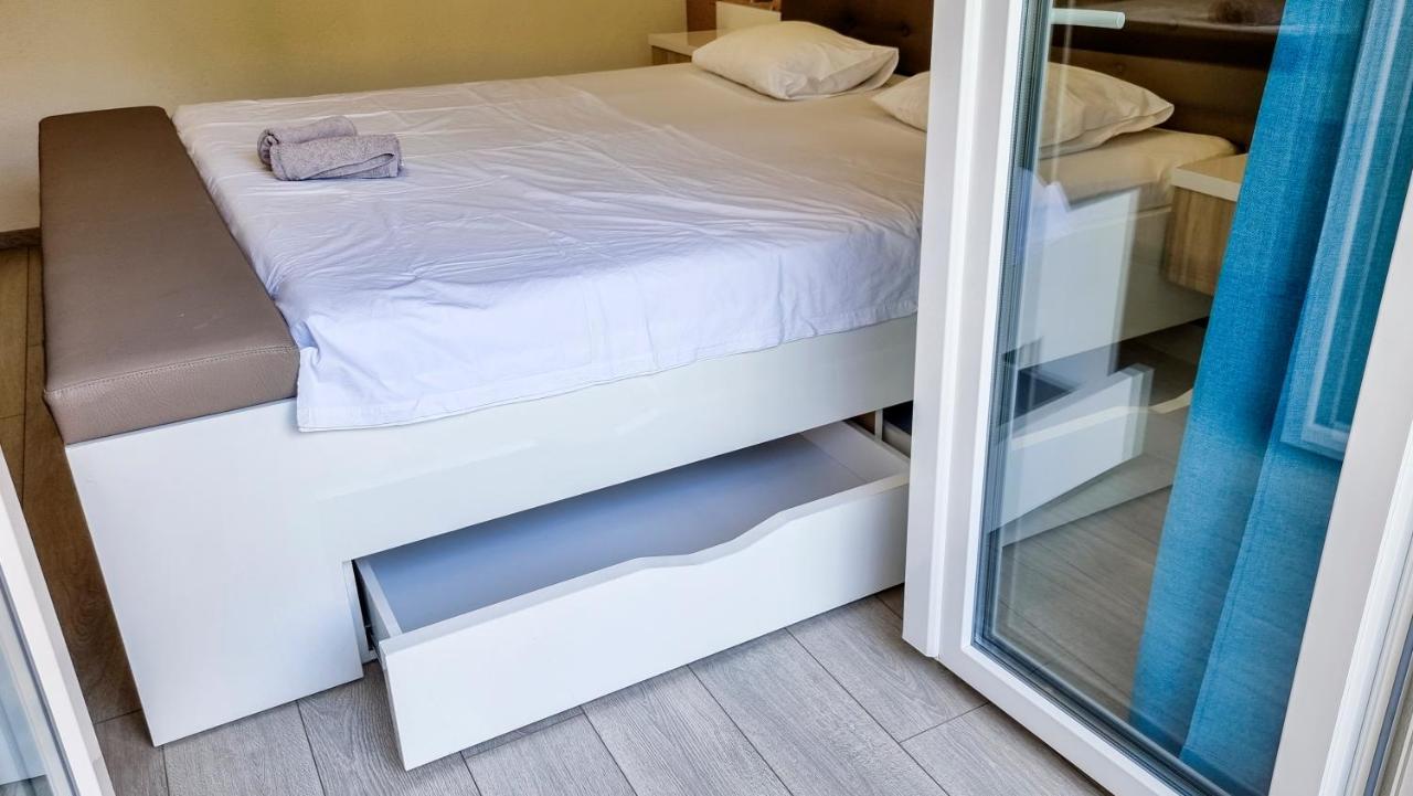 Deluxe Apartment F & M Tučepi Exteriör bild