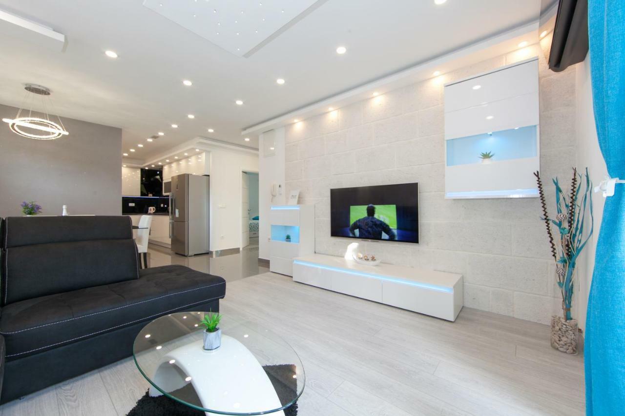 Deluxe Apartment F & M Tučepi Exteriör bild