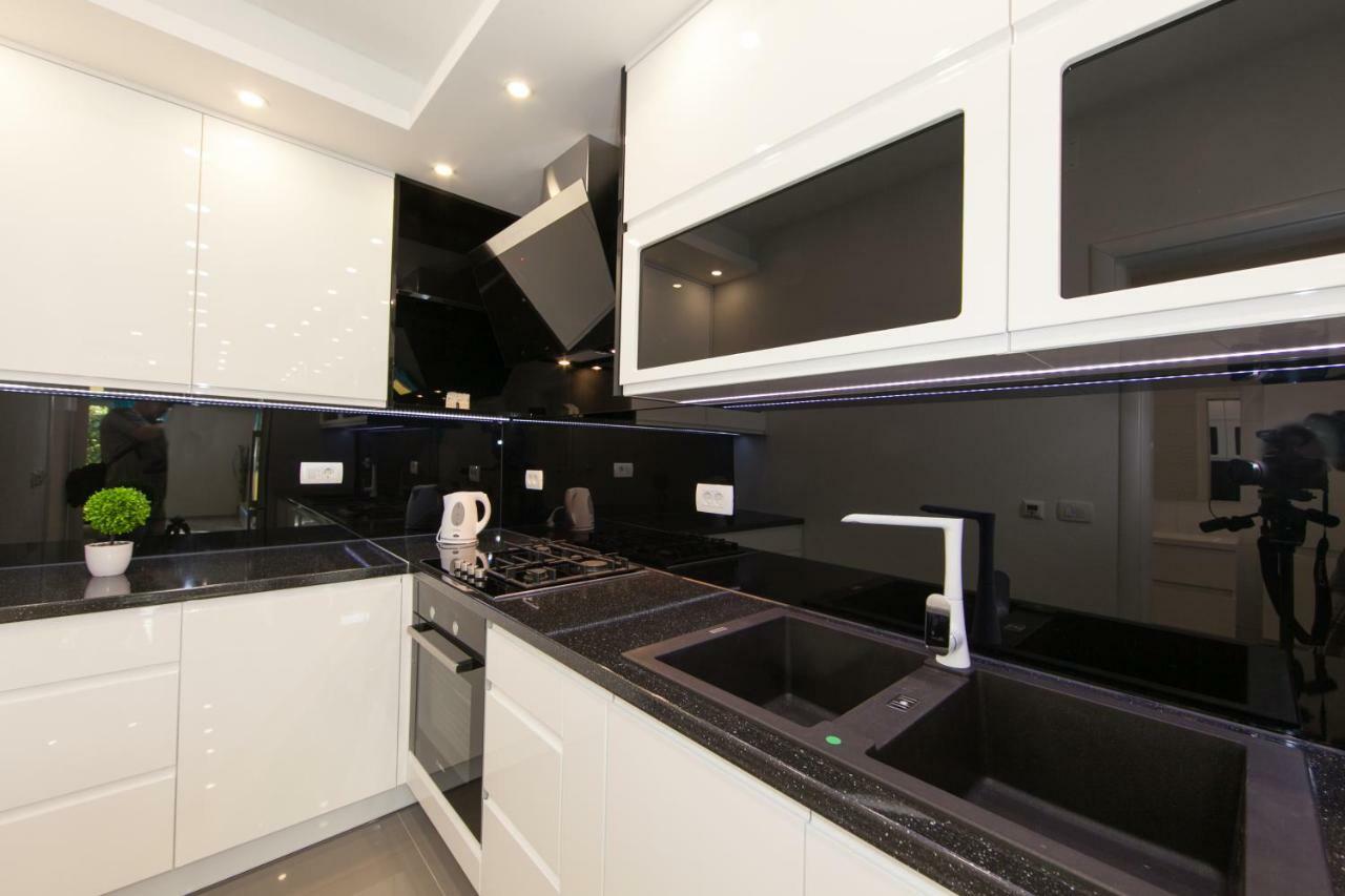 Deluxe Apartment F & M Tučepi Exteriör bild
